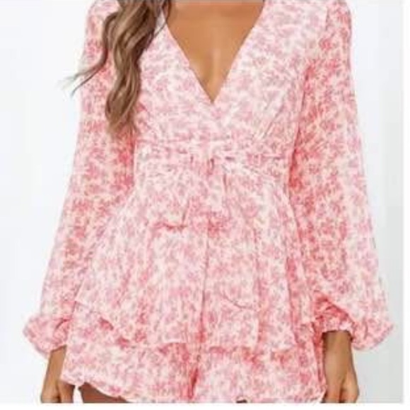 Pink and white floral ruffle hem romper - Picture 3 of 4